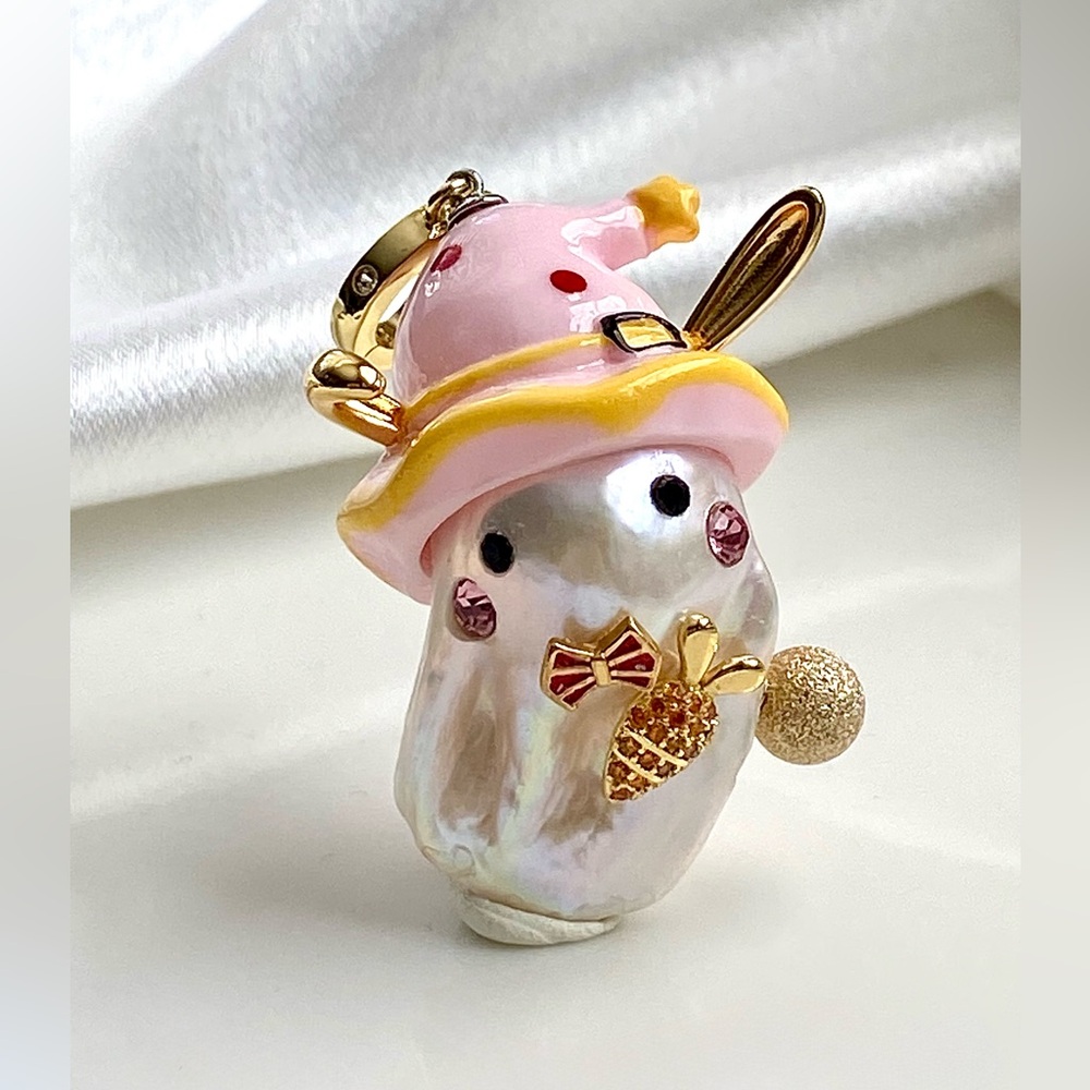 P226-Exclusive Handmade High Quality Flameball Pearl Bunny Detachable Pendant